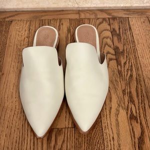 Madewell White Gemma leather flat mule.